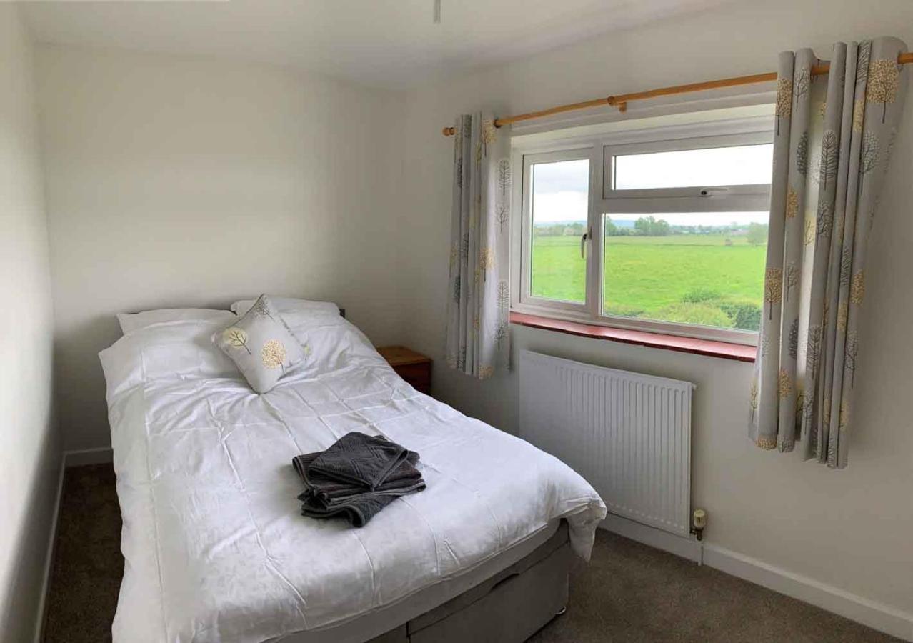 Glastonbury Glamping Wells Bagian luar foto